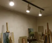 Наша работа Установка трековых светильников в художественной мастерской фото 1